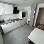 Komplett Neu Renovierte Wohnung!