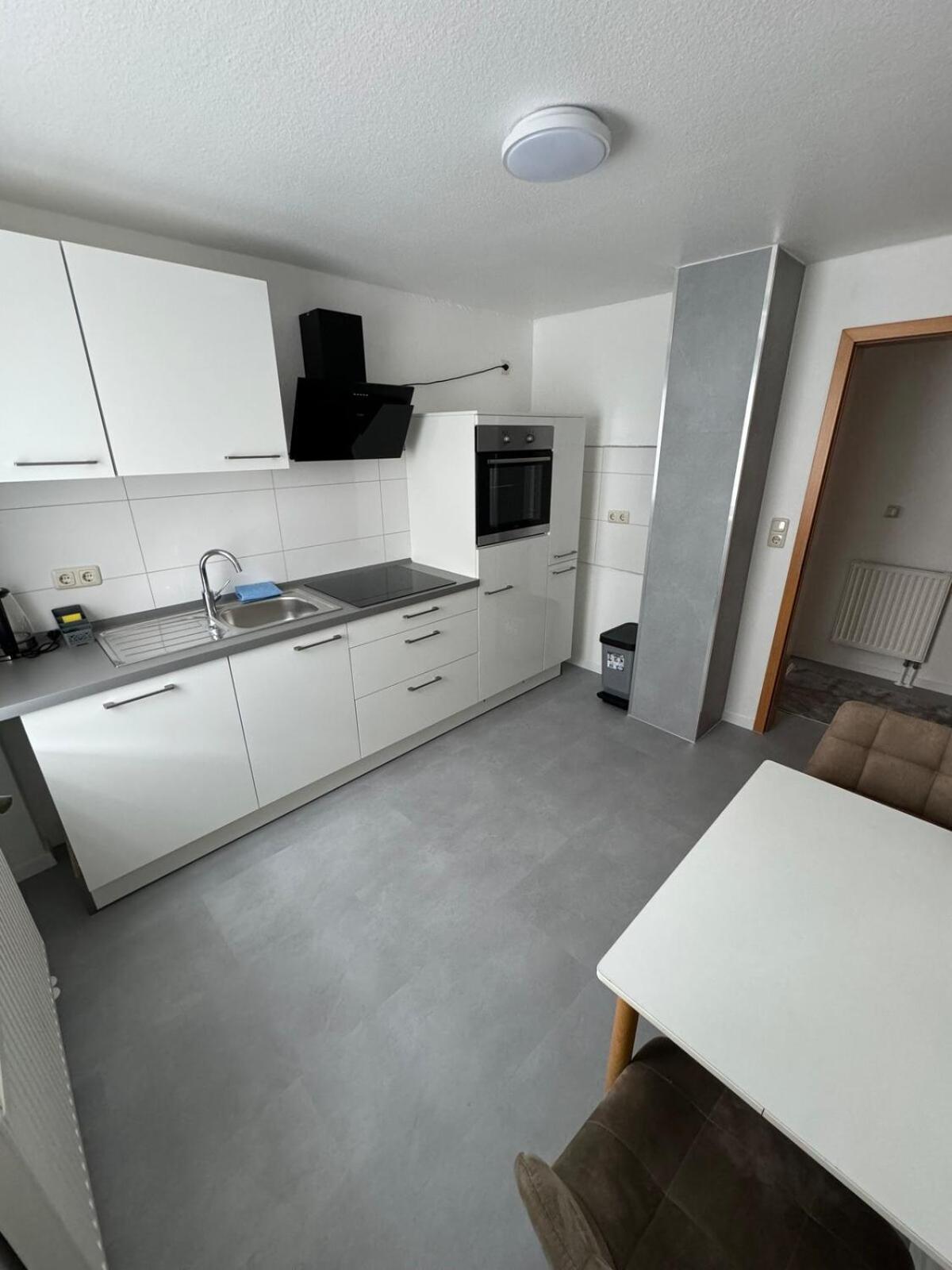 Komplett Neu Renovierte Wohnung! *